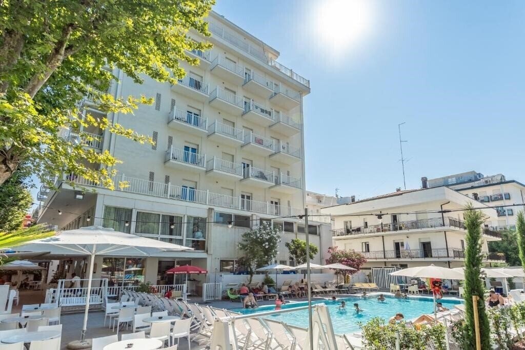 Отель Aiglon 3*