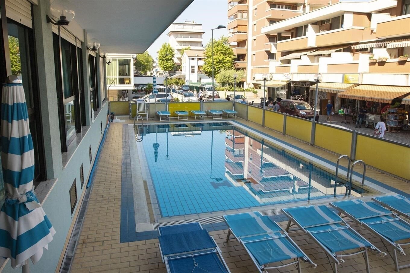 Вид Hotel Armstrong 3*