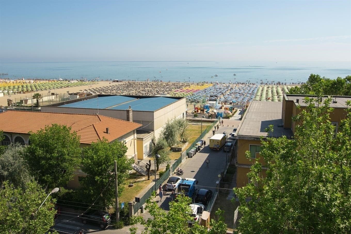 Территория Hotel Armstrong 3*