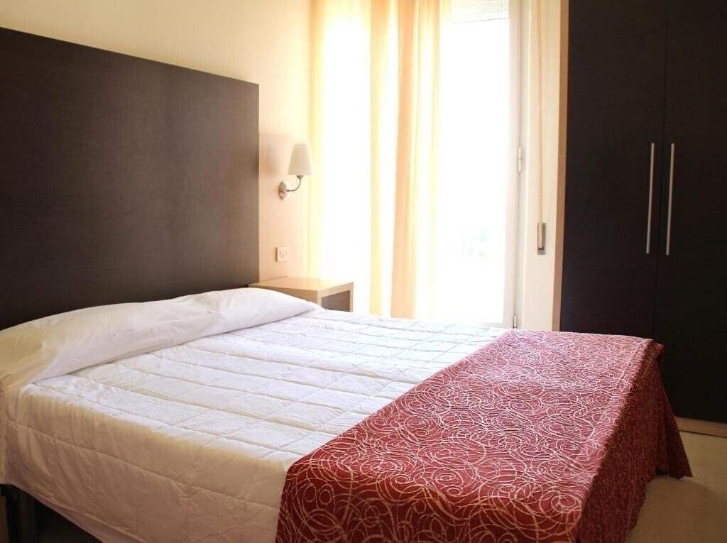 Фотографія International (Cattolica) 3*