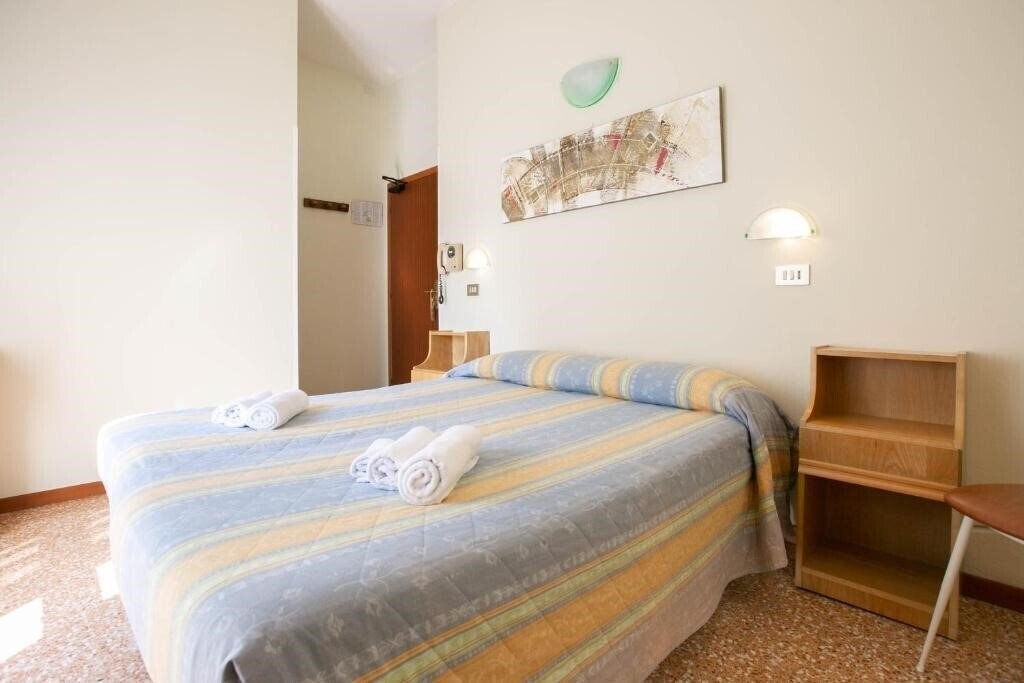 Готель Hotel Ischia 2*