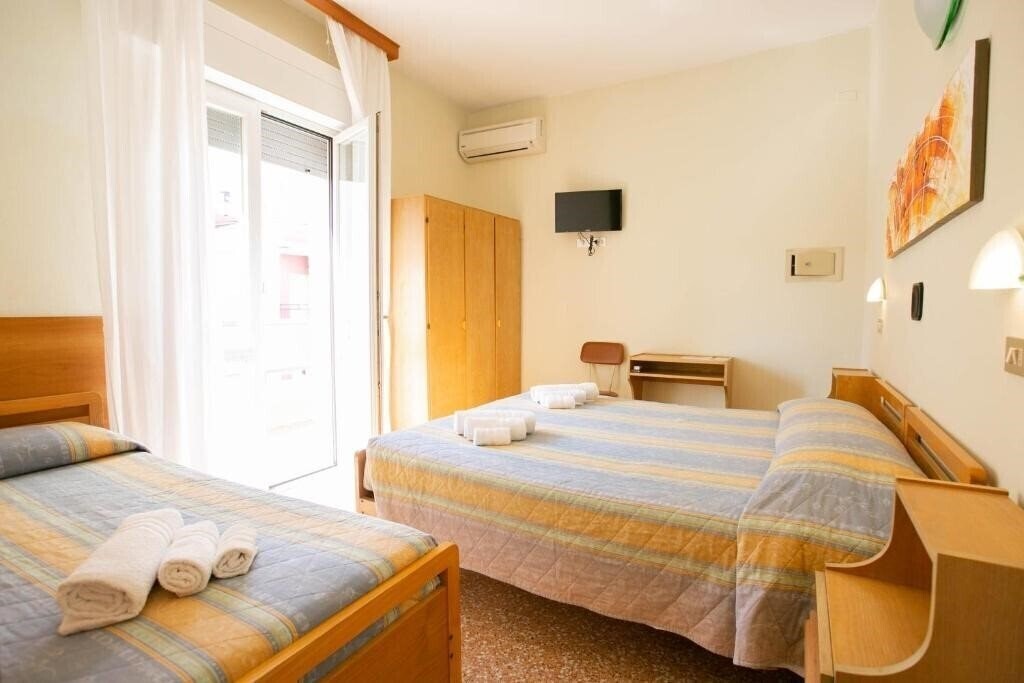 Фотографія Hotel Ischia 2*