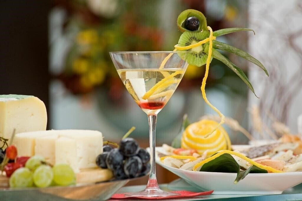 Апартаменти Card International 4*