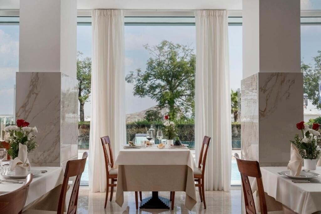 Готель Ascot Riccione 4*