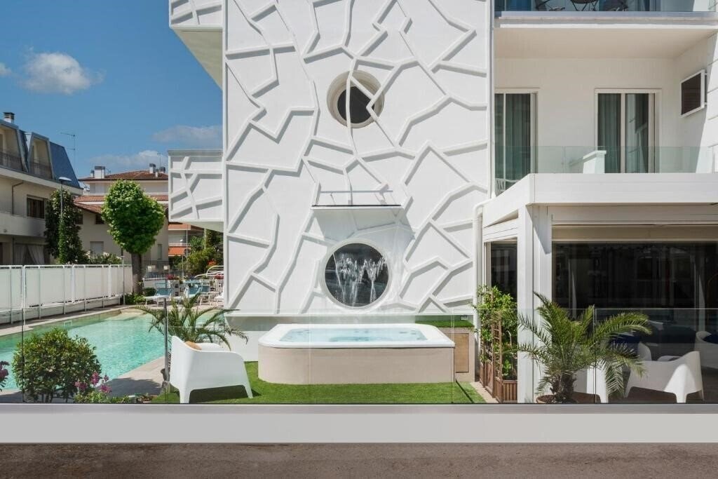 Готель Rondinella E Viola 3*