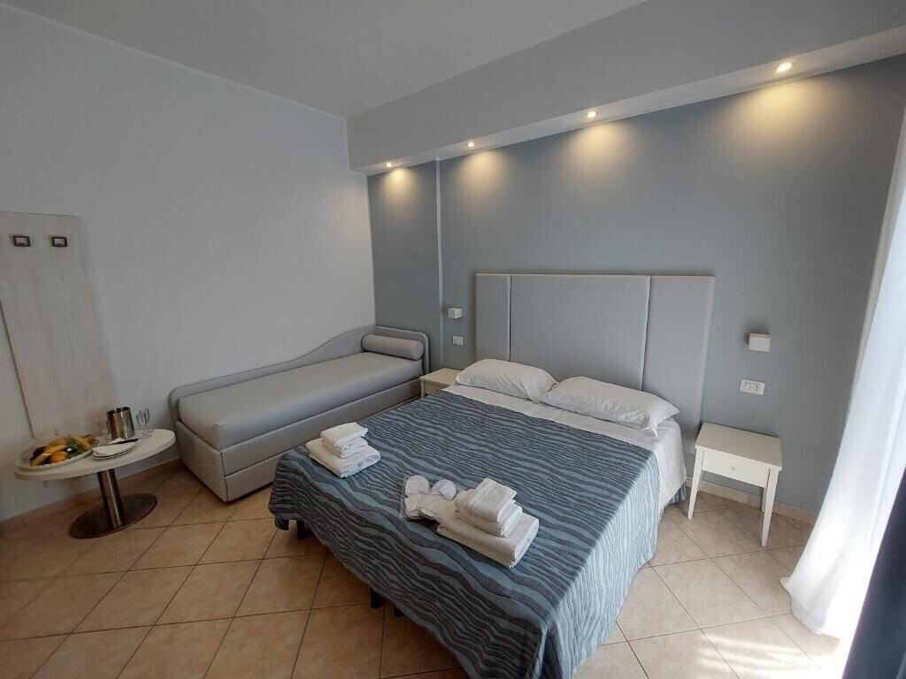 Панорама Caravel Hotel 3*