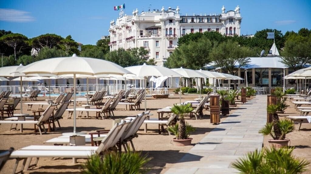 Панорама Grand Hotel Di Rimini 5*