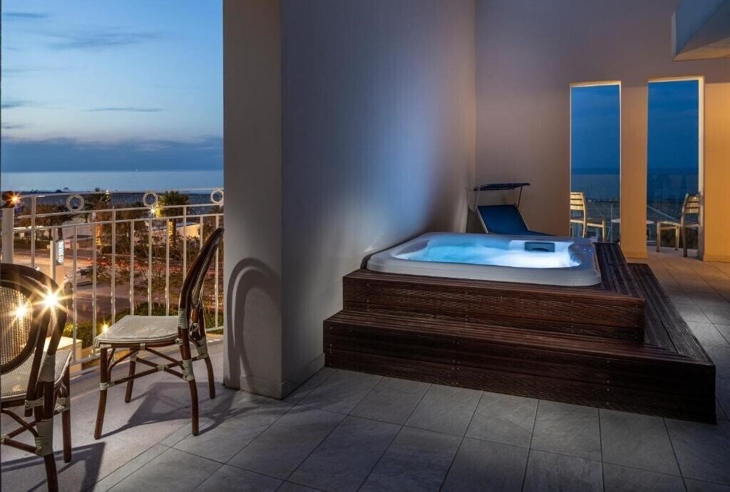 Апартаменти Ambassador Rimini 4*