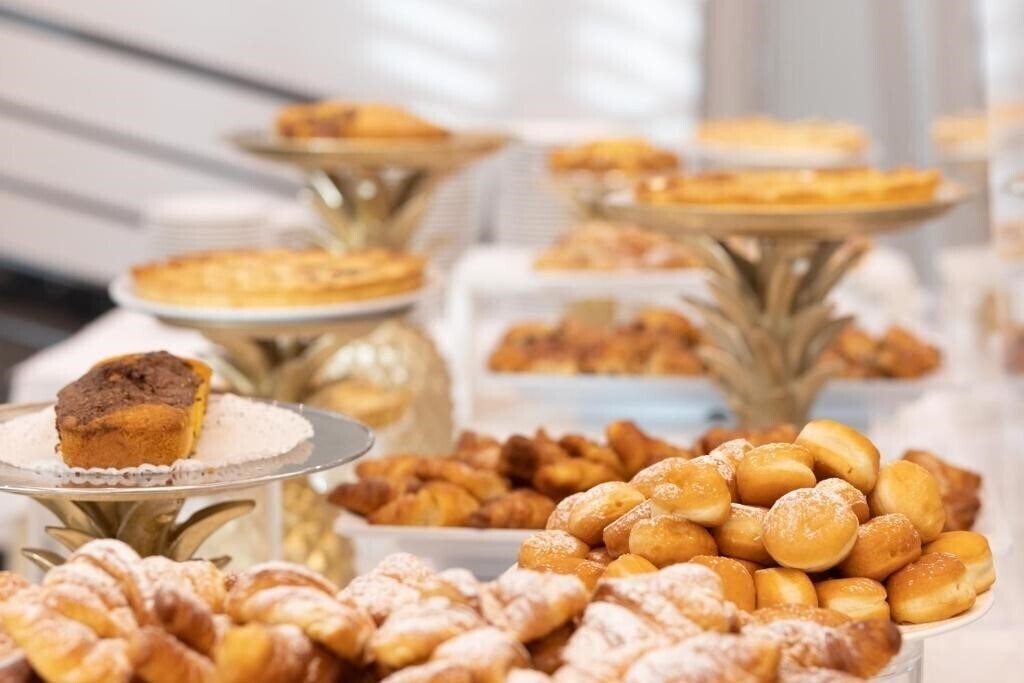 Панорама Continental E Dei Congressi 4*