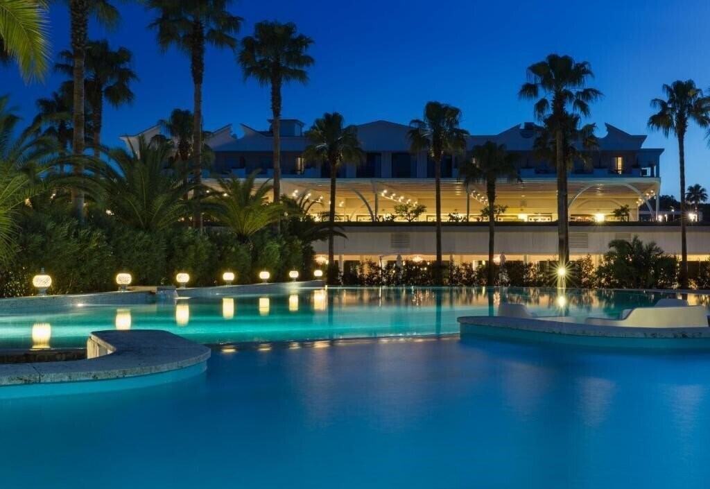 Отель Savoy Hotel & SPA (ex. Savoy Preferred Hotels & Resorts, Savoy Beach Hotel, Savoy Beach Paestum) 5*