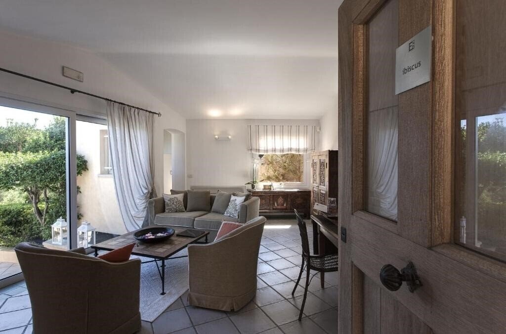 Територія L'Ea Bianca Luxury Resort (ex. L E A Bianca Luxury Resort) 5*