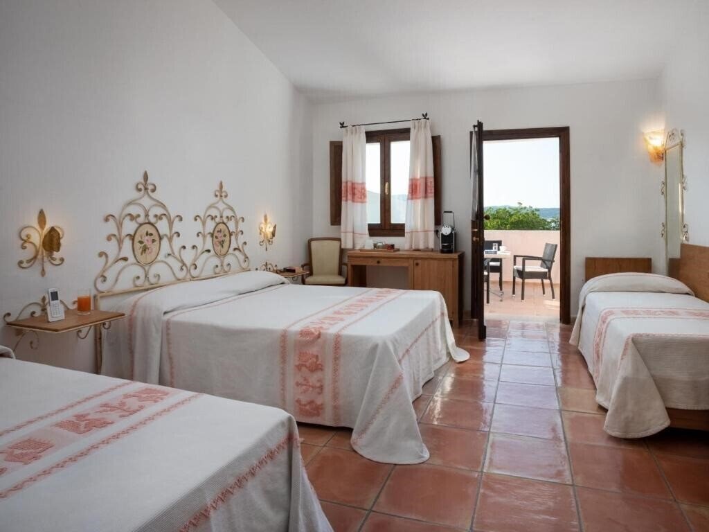 Територія Airone Hotel 4*