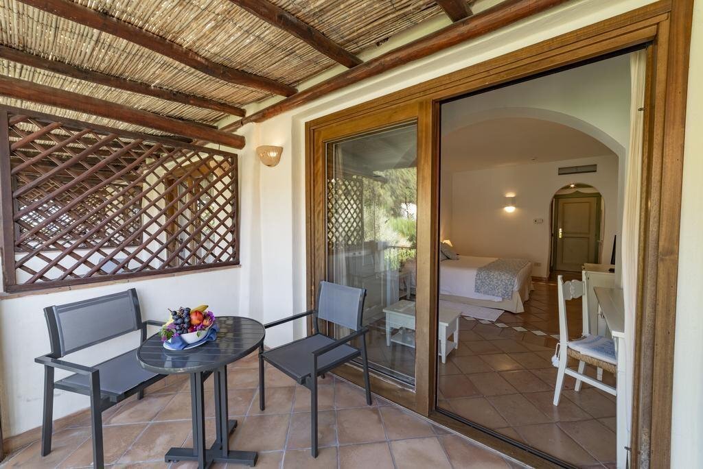 Вид Club Hotel Baja Sardinia 4*