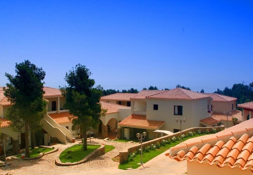 Территория Club Esse Cala Gonone 4*