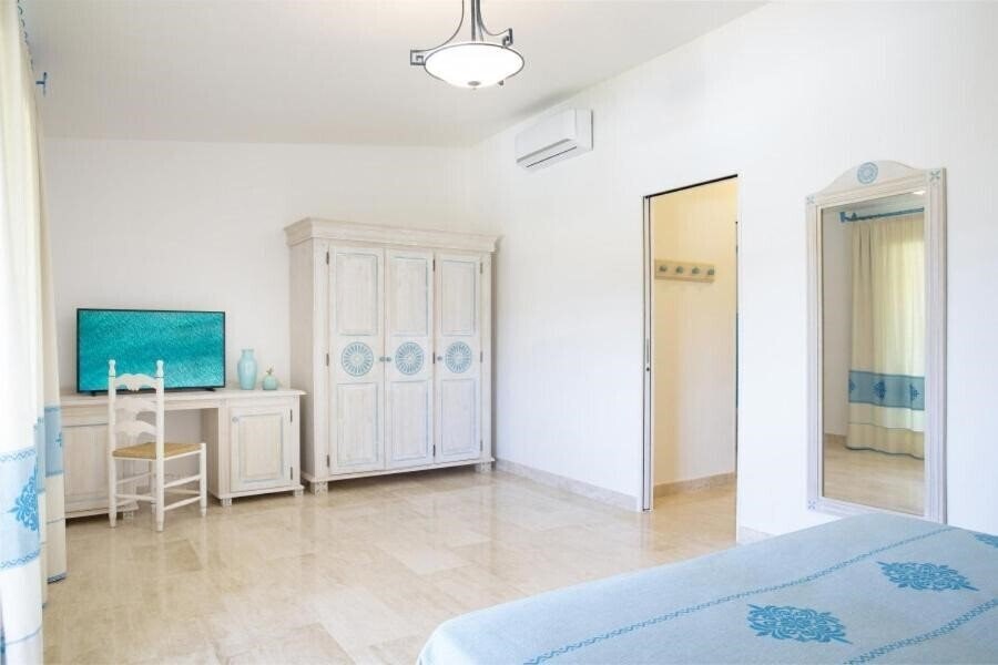 Панорама Nicolaus Club Quattro Lune 4*