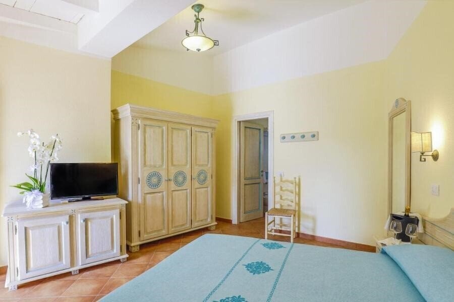 Територія Nicolaus Club Li Cucutti 4*