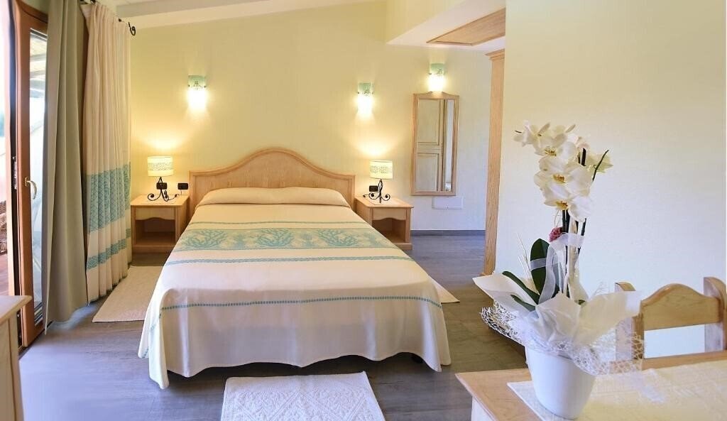 Апартаменти Su Giganti Hotel Ristorante 3*