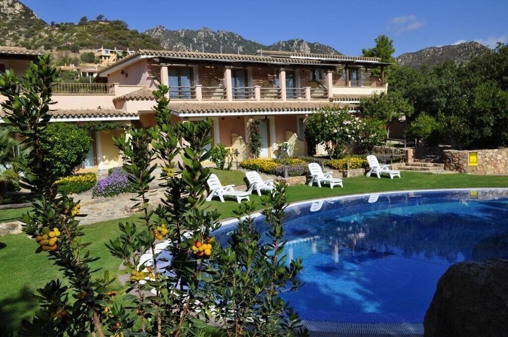 Вид Su Giganti Hotel Ristorante 3*