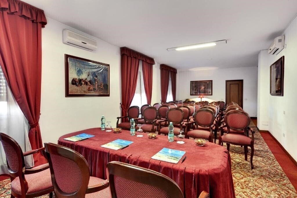 Территория Colonna Palace Hotel Mediterraneo 4*