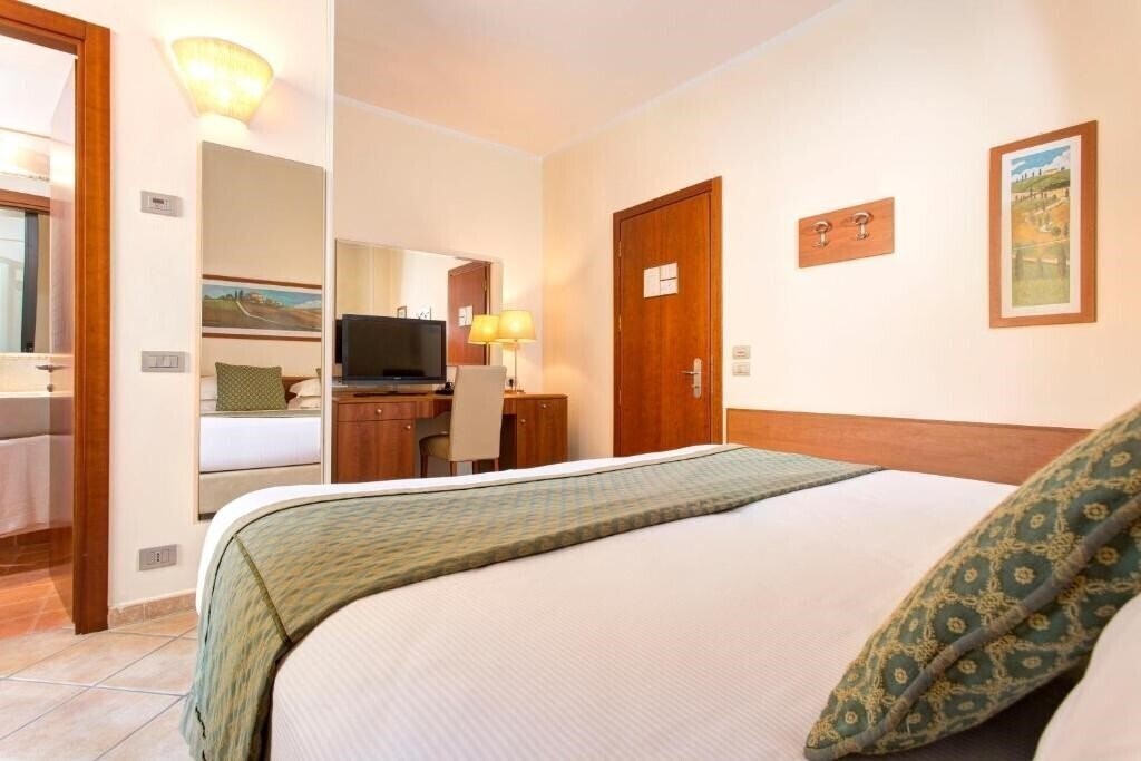 Панорама Athena Hotel 4*