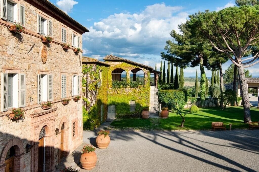Территория Borgo San Felice 5*