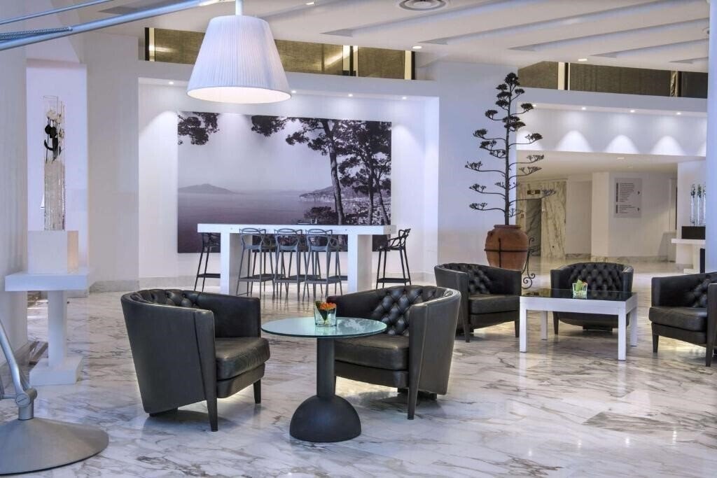 Территория Hilton Sorrento Palace 4*