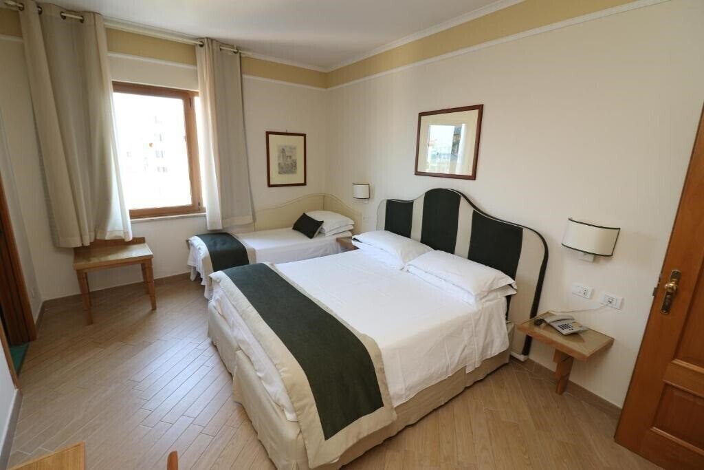 Панорама Tourist Hotel 3*