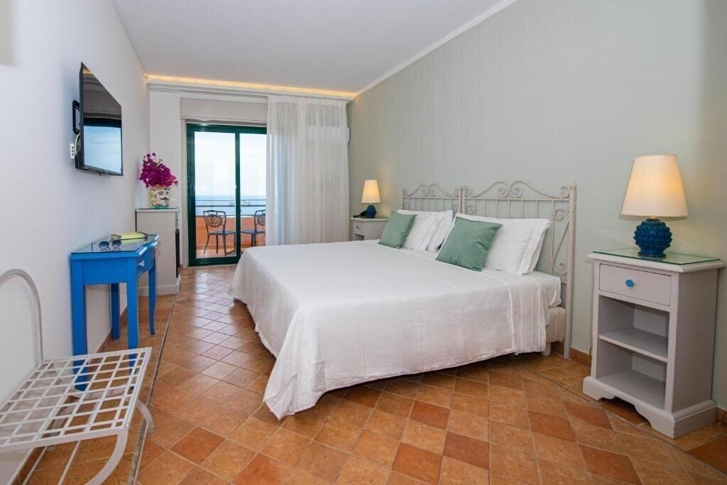 Изображение Baia Taormina - CDSHotels (ex. Baia Taormina Grand Palace) 4*