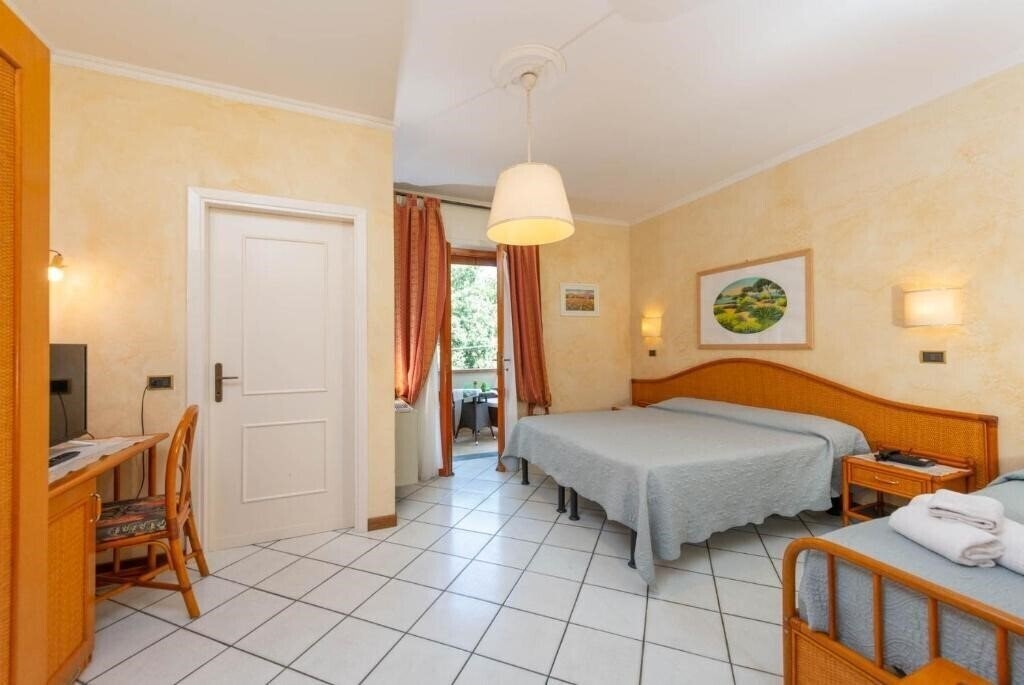 Панорама Kyrton 3*