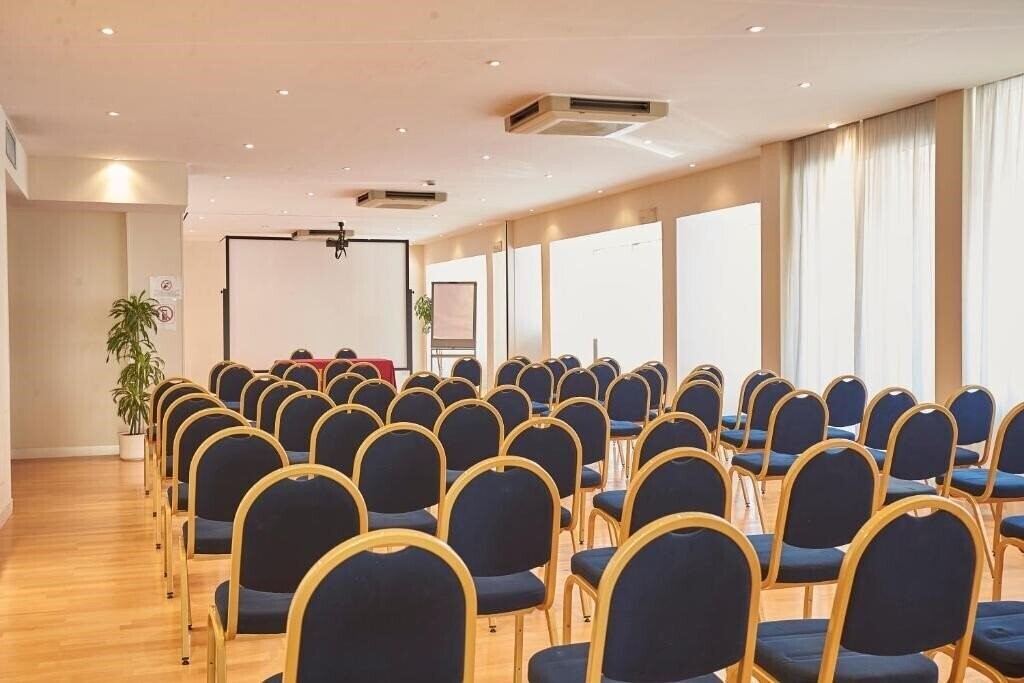 Апартаменти Hotel Sina Astor 4*