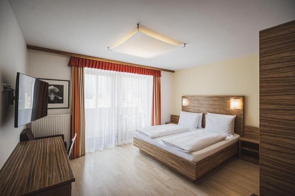 Панорама Brotz 3*