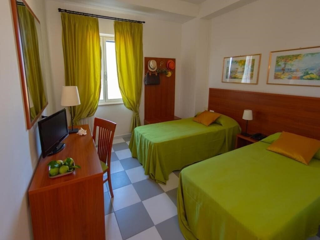 Готель Solaria 4*