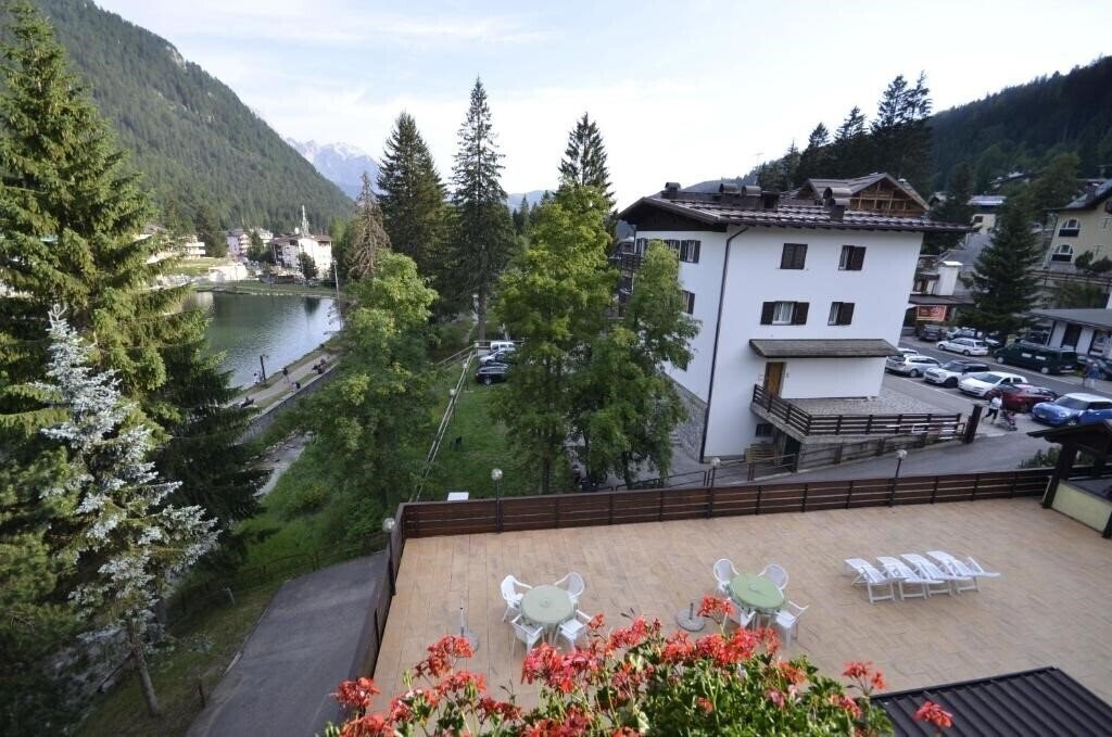 Вид Hotel Cristallo Madonna di Campiglio 4*