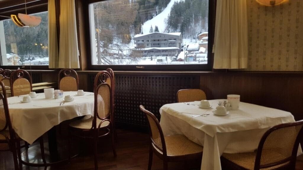 Панорама Hotel Cristallo Madonna di Campiglio 4*