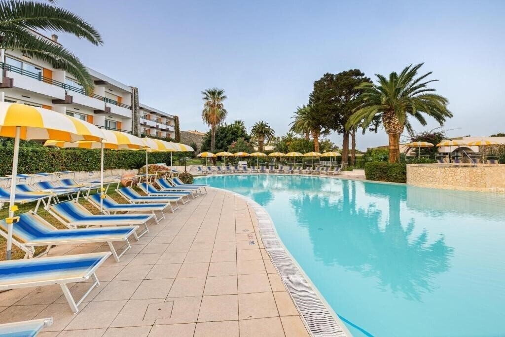 Апартаменти Labranda Rocca Nettuno Tropea 4*