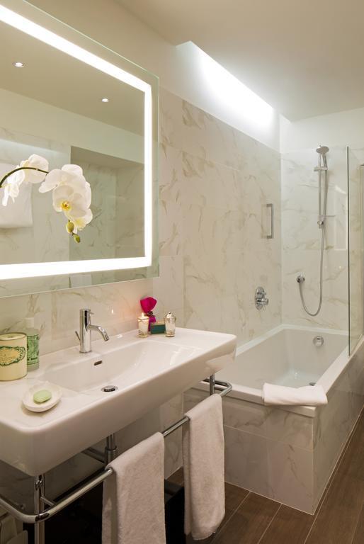 Панорама Starhotels Majestic 4*