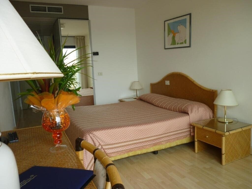 Территория Marina Uno Hotel 4*