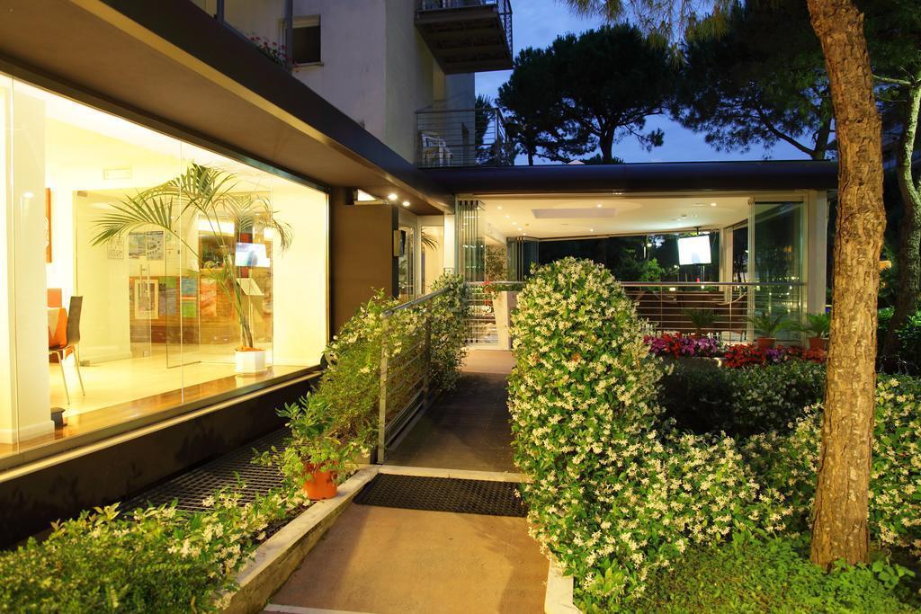 Вид Martini (Pineta) 3*