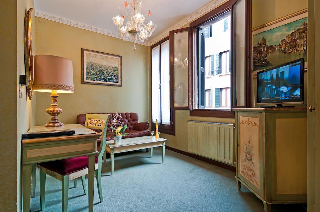 Вид La Fenice Et Des Artistes 4*