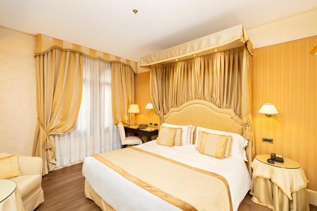 Территория A La Commedia 4*