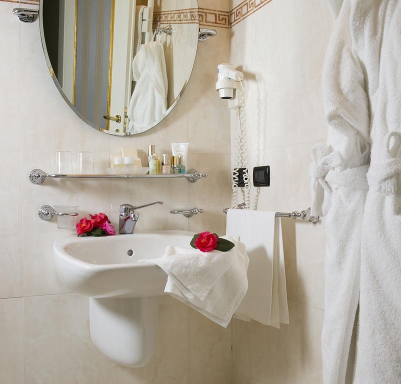 Изображение Carlton & Grand Canal 4*