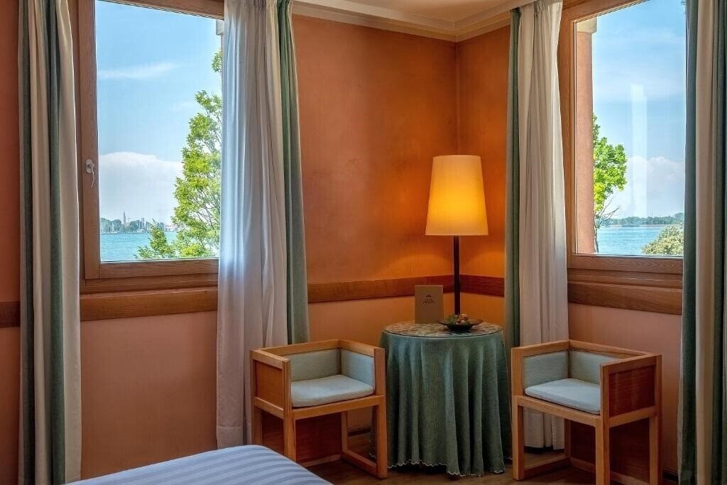 Территория Best Western Villa Mabapa 4*