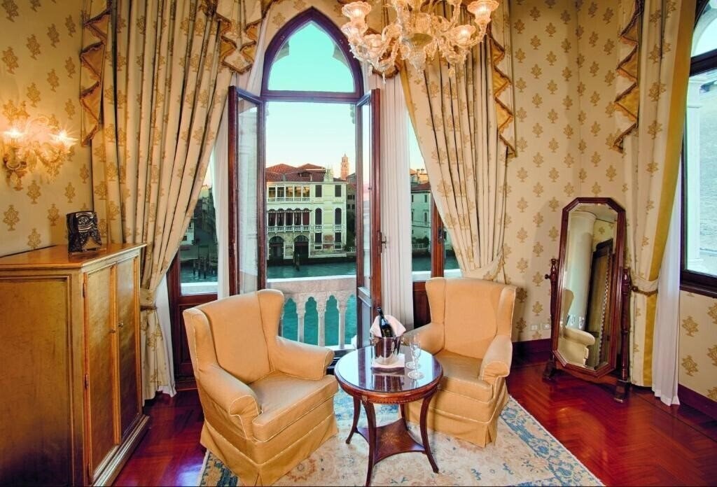 Територія Palazzo Stern 4*