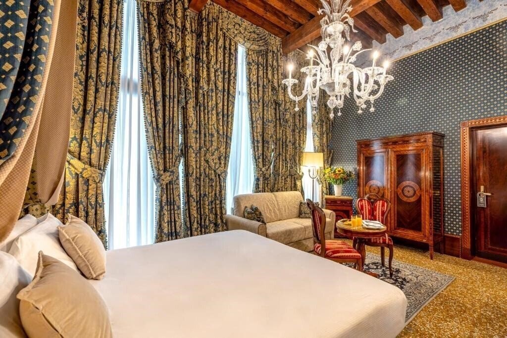 Вид Hotel Al Ponte Dei Sospiri 4*
