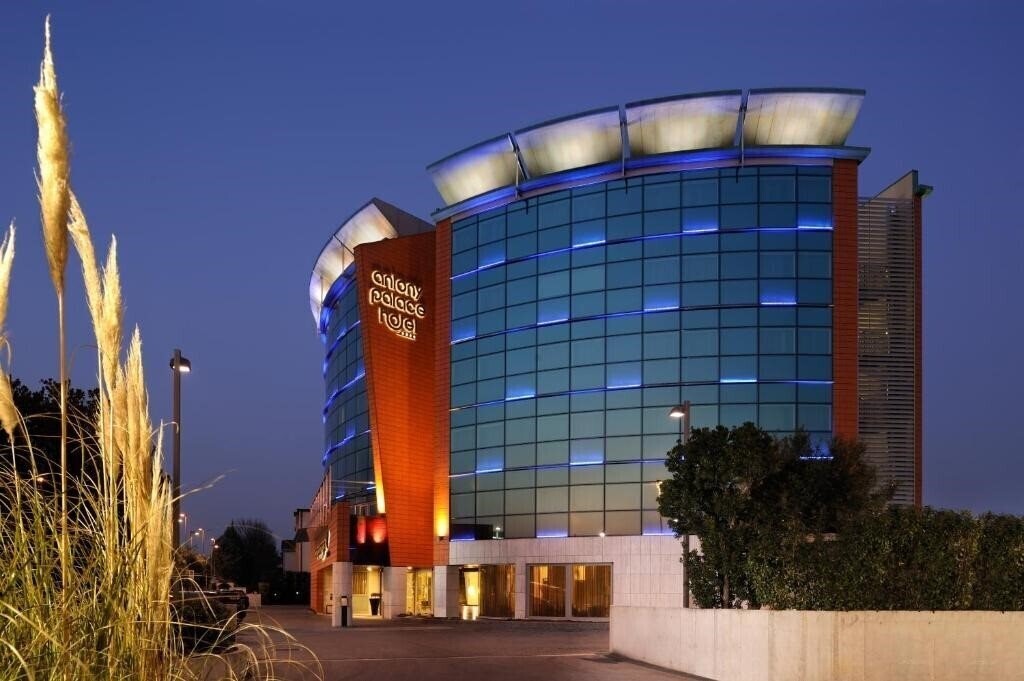 Готель Antony Palace 4*