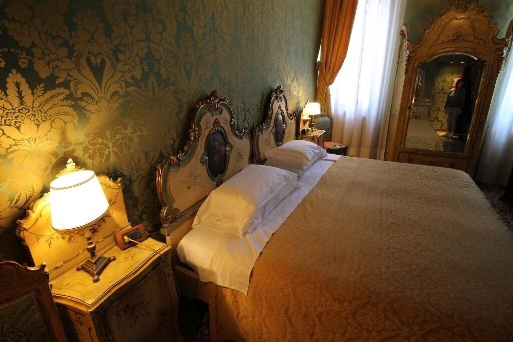 Вид Palazzo Abadessa 4*