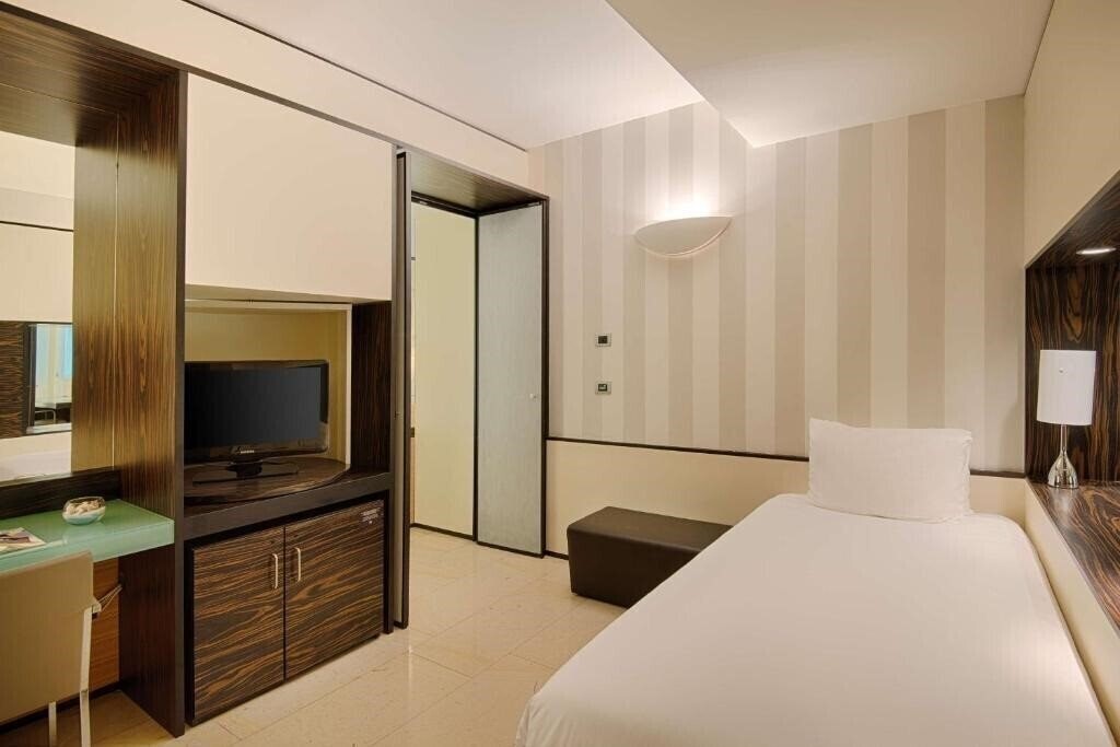 Апартаменти Nh Laguna Palace 4*