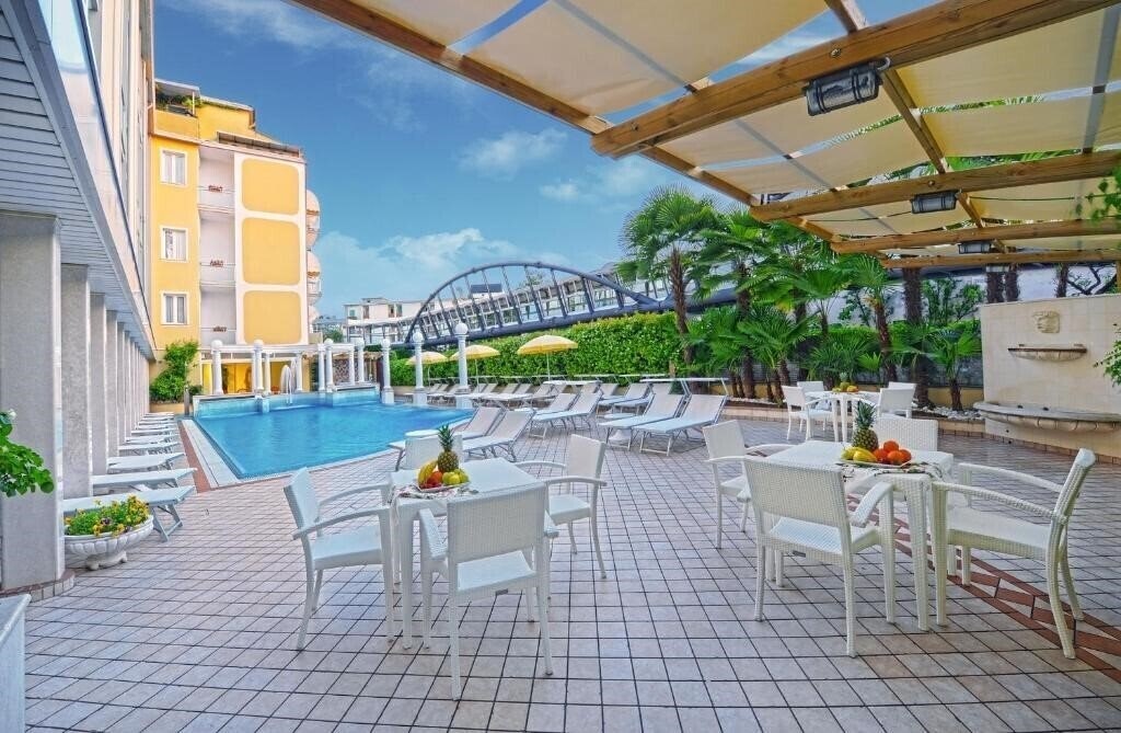 Готель Aurora (Abano Terme) 3*