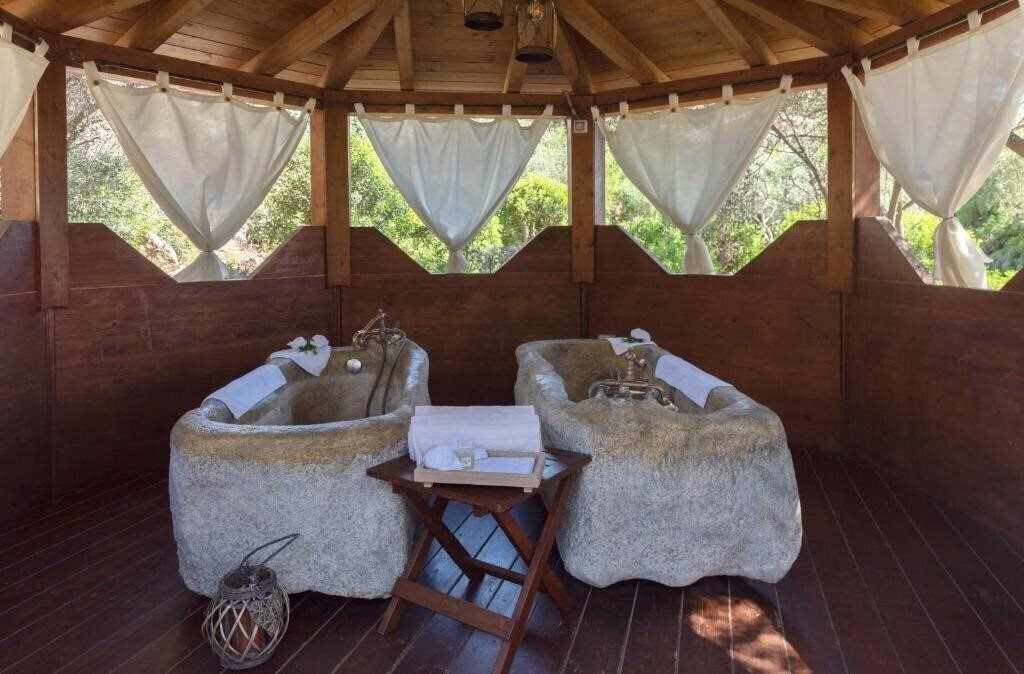 Апартаменти Cala Caterina 4*