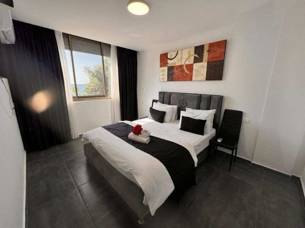 Территория Elis Hotel Bat Yam 3*